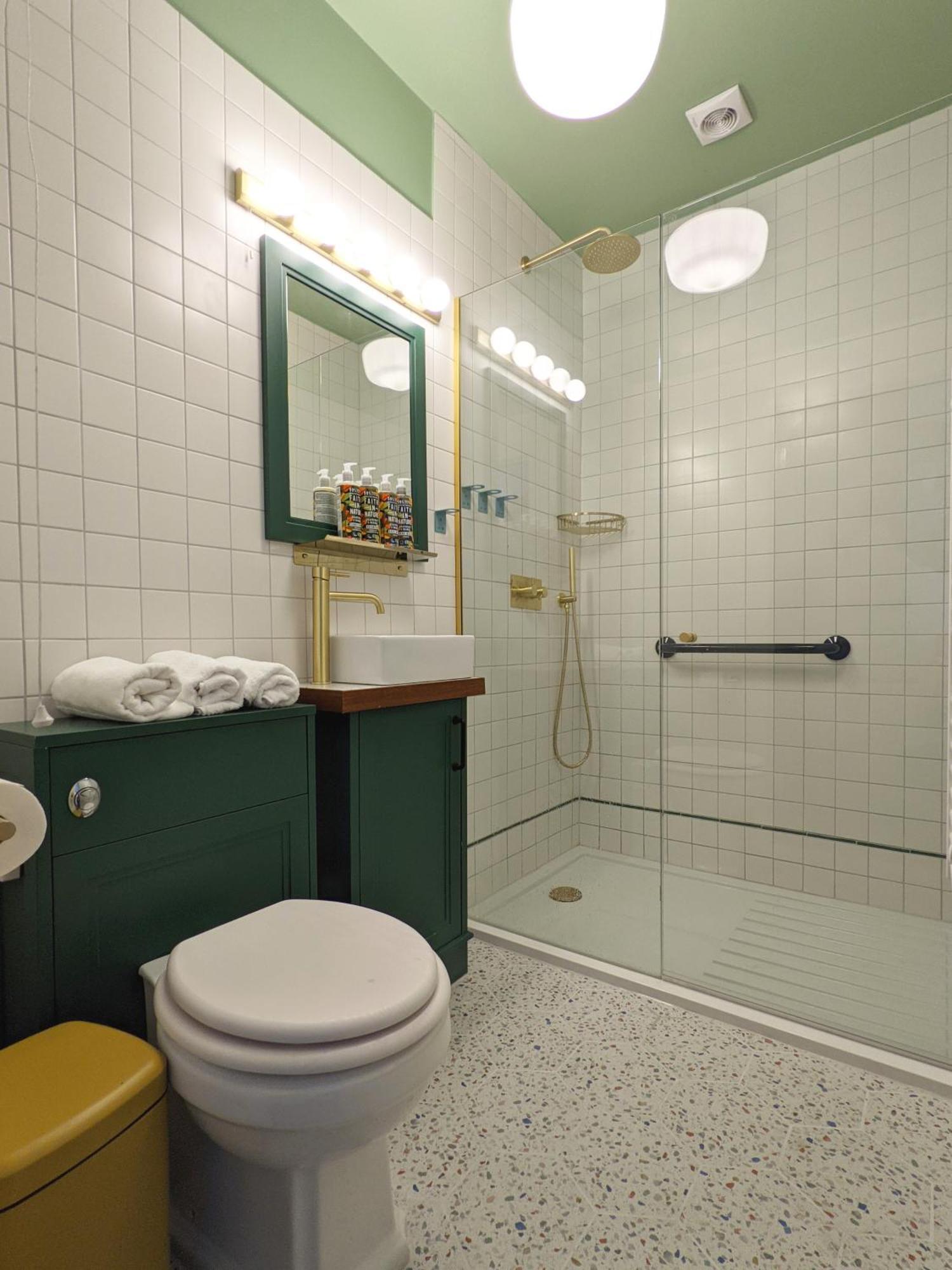 The Stirling Arms Pub & Rooms Brighton Room photo